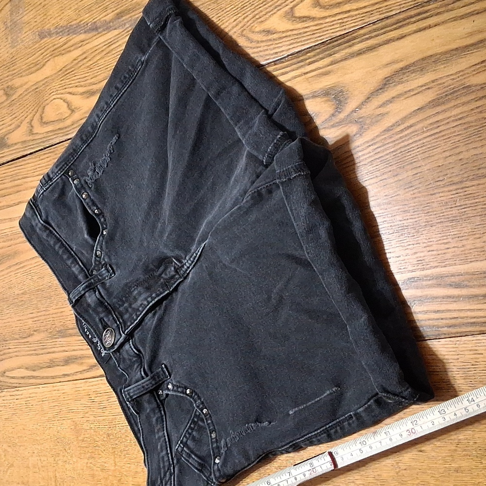 ROCK & REPUBLIC Jean Shorts Womens 8 BLACK FADED Preowned Used Denim CUFFED CUFF